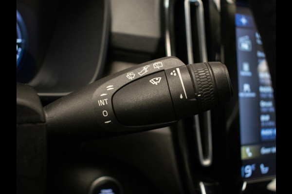 Volvo XC40 1.5 T5 Recharge Inscription (APPLE CARPLAY,HARMAN/KARDON,NAVI,STOELVERWARMING,LEDER,3D VIEW,LED,CAMERA,PDC,NETTESTAAT)