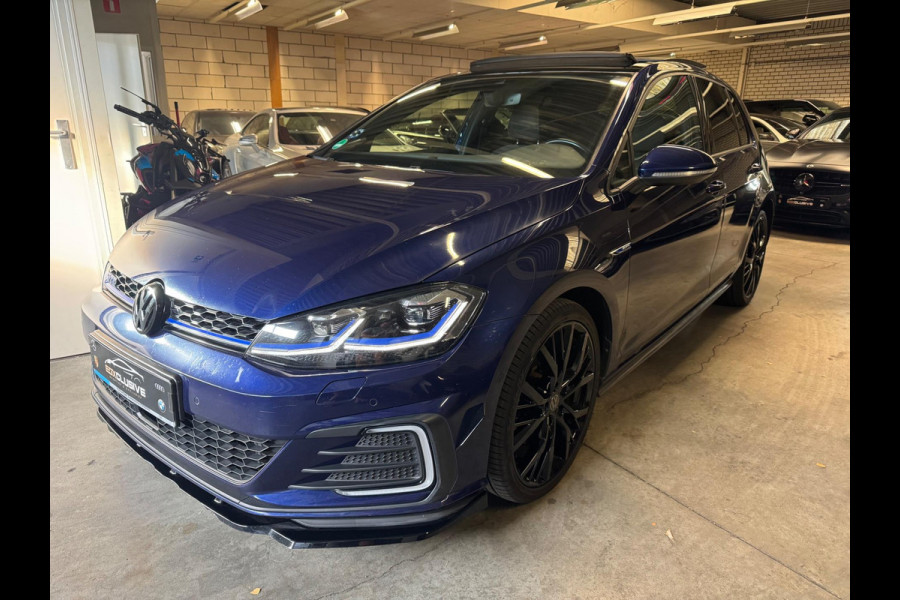 Volkswagen Golf 1.4 TSI PHEV GTE Pano/Akrapovic/Sterrenhemel