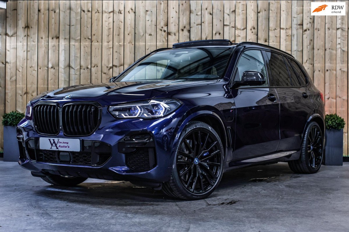 BMW X5 XDrive45e M-Sport *Skylounge*B&W*M-Stoelen*Massage*360 Camera* BMW X5 XDrive45e M-Sport *Skylounge*B&W*M-Stoelen*Massage*360 Camera*