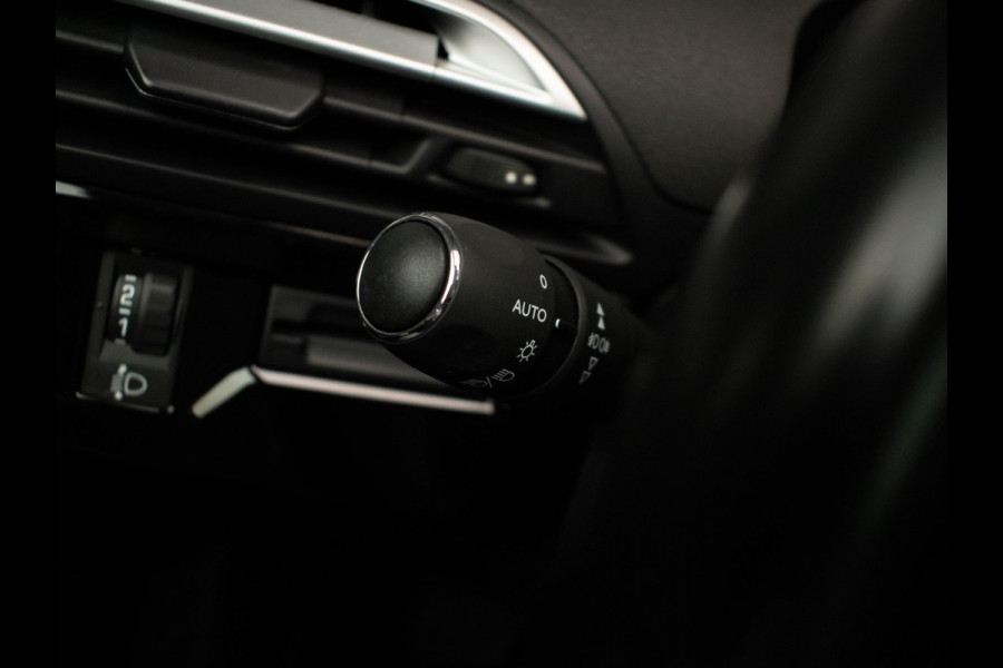 Citroën Grand C4 Spacetourer 1.2 PureTech Shine Sport 7p (PANORAMADAK,NAVI,CAMERA,CRUISE,LED,BLACKEDITION,SPORTSTOELEN,NETTESTAAT)