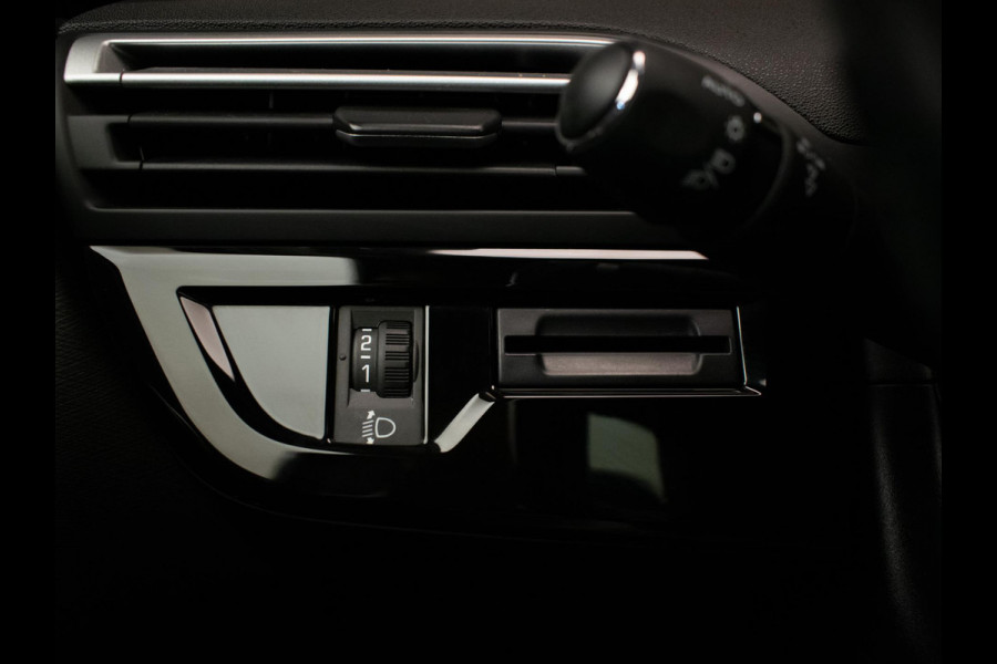 Citroën Grand C4 Spacetourer 1.2 PureTech Shine Sport 7p (PANORAMADAK,NAVI,CAMERA,CRUISE,LED,BLACKEDITION,SPORTSTOELEN,NETTESTAAT)