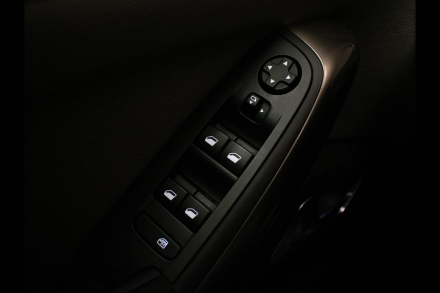 Citroën Grand C4 Spacetourer 1.2 PureTech Shine Sport 7p (PANORAMADAK,NAVI,CAMERA,CRUISE,LED,BLACKEDITION,SPORTSTOELEN,NETTESTAAT)
