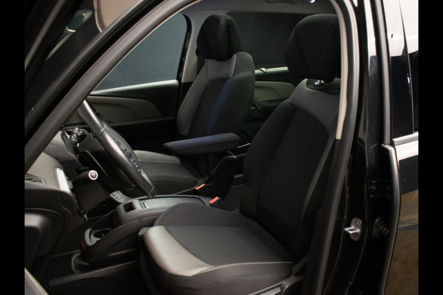 Citroën Grand C4 Spacetourer 1.2 PureTech Shine Sport 7p (PANORAMADAK,NAVI,CAMERA,CRUISE,LED,BLACKEDITION,SPORTSTOELEN,NETTESTAAT)