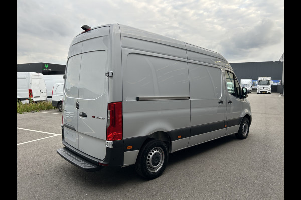 Mercedes-Benz Sprinter 315 CDI L2 H2 MBUX / Navigatie / Camera / Parkeersensoren / Cruise control / Airco / 270 Graden achterdeuren