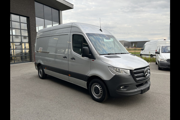 Mercedes-Benz Sprinter 315 CDI L2 H2 MBUX / Navigatie / Camera / Parkeersensoren / Cruise control / Airco / 270 Graden achterdeuren