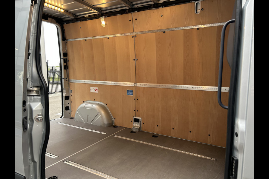 Mercedes-Benz Sprinter 315 CDI L2 H2 MBUX / Navigatie / Camera / Parkeersensoren / Cruise control / Airco / 270 Graden achterdeuren