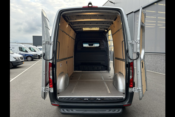 Mercedes-Benz Sprinter 315 CDI L2 H2 MBUX / Navigatie / Camera / Parkeersensoren / Cruise control / Airco / 270 Graden achterdeuren