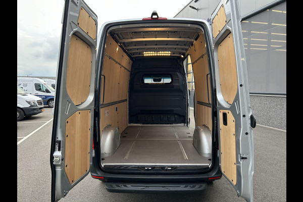 Mercedes-Benz Sprinter 315 CDI L2 H2 MBUX / Navigatie / Camera / Parkeersensoren / Cruise control / Airco / 270 Graden achterdeuren