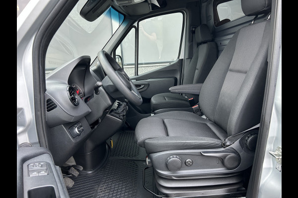 Mercedes-Benz Sprinter 315 CDI L2 H2 MBUX / Navigatie / Camera / Parkeersensoren / Cruise control / Airco / 270 Graden achterdeuren