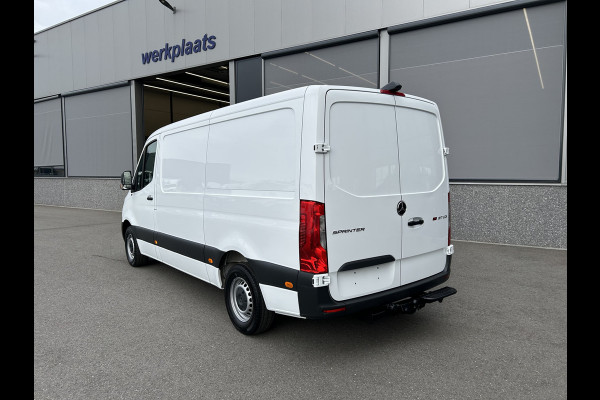 Mercedes-Benz Sprinter 317 CDI L2 H1 2800KG Trekhaak / MBUX / Camera / Carplay navigatie / Airco / 270 Graden achterdeuren
