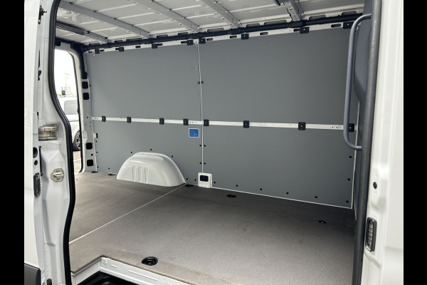 Mercedes-Benz Sprinter 317 CDI L2 H1 2800KG Trekhaak / MBUX / Camera / Carplay navigatie / Airco / 270 Graden achterdeuren
