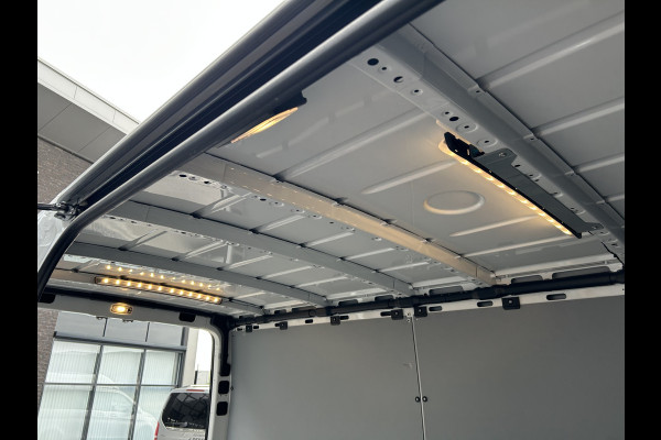 Mercedes-Benz Sprinter 317 CDI L2 H1 2800KG Trekhaak / MBUX / Camera / Carplay navigatie / Airco / 270 Graden achterdeuren