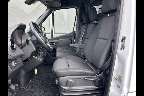 Mercedes-Benz Sprinter 317 CDI L2 H1 2800KG Trekhaak / MBUX / Camera / Carplay navigatie / Airco / 270 Graden achterdeuren
