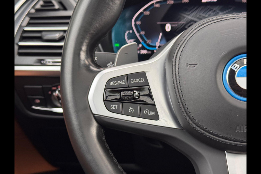 BMW X3 XDrive30e High Executive M stoelen/Laser/Pano/HuD