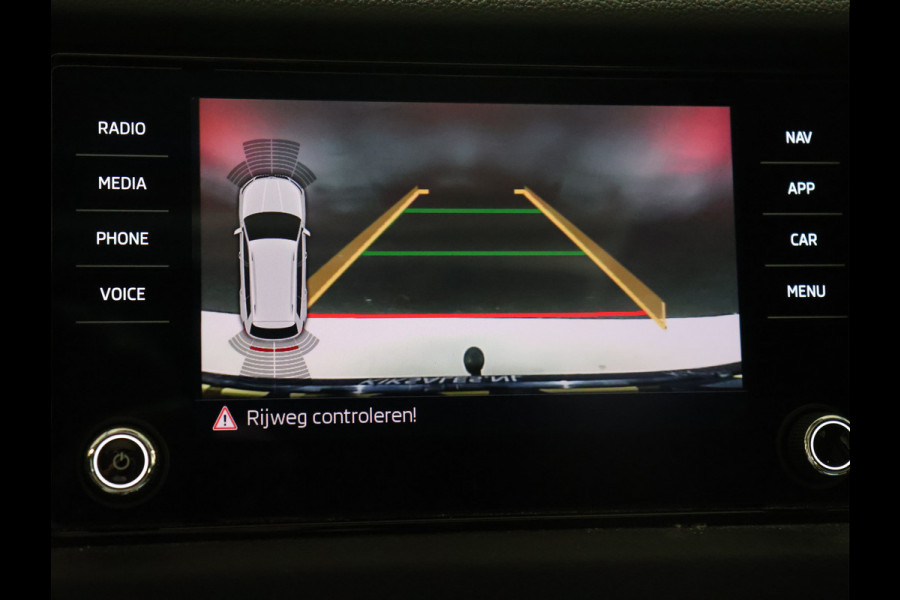 Škoda Kodiaq 1.5 TSI Business Edition 7p. [TREKHAAK, SCHUIFKANTELDAK, CAMERA, PDC V+A, CRUISE CONTROL, FLIPPERS, CANTON SOUND, CLIMATE CONTROL, NAVIGATIE, NIEUWSTAAT]