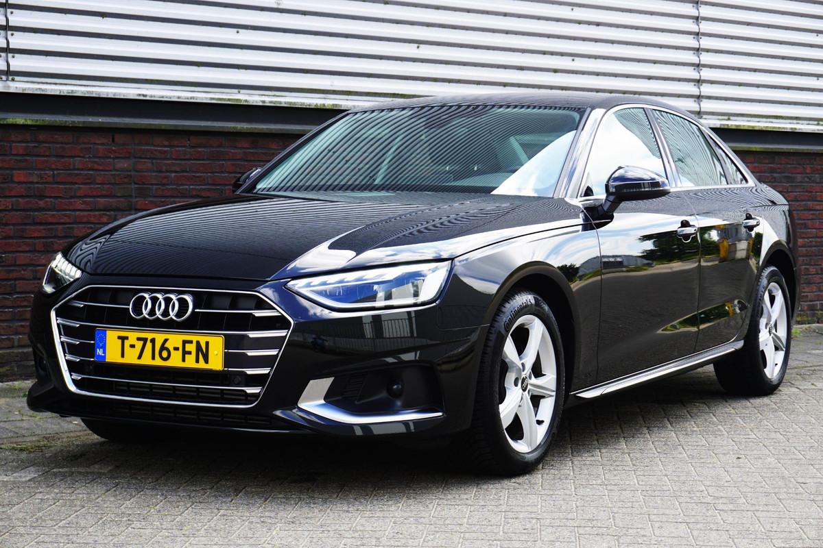 Audi A4 Limousine 35 TFSI 150PK Virtual Cockpit/Sportstoelen Dealeronderhouden/All-Seasonbanden. Audi A4 Limousine 35 TFSI 150PK Virtual Cockpit/Sportstoelen Dealeronderhouden/All-Seasonbanden.