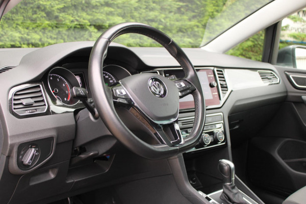 Volkswagen Golf Sportsvan 1.5 TSI ACT Highline Edition Panodak Trekhaak Camera