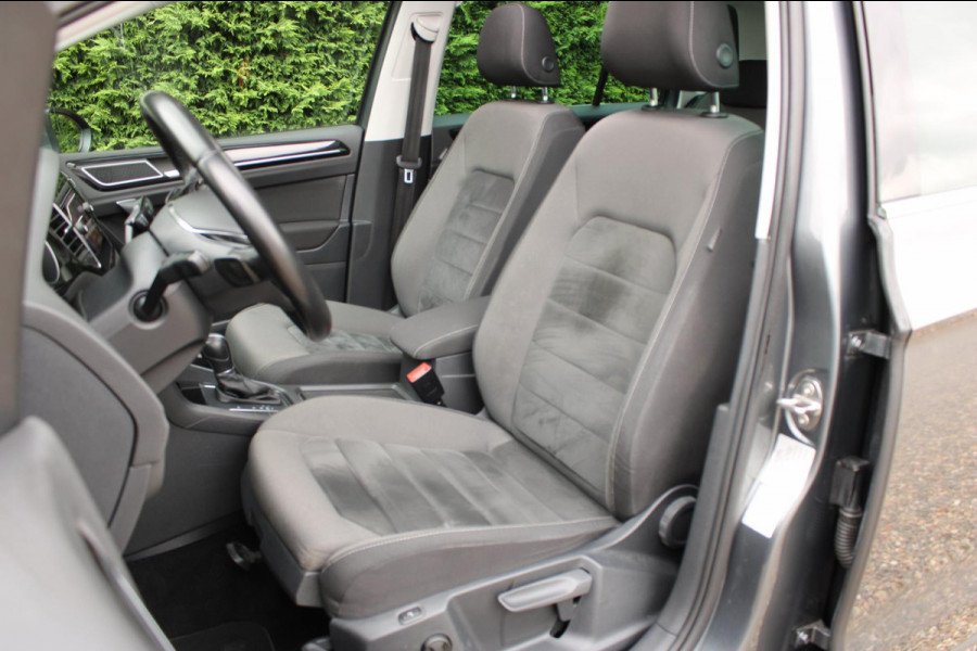 Volkswagen Golf Sportsvan 1.5 TSI ACT Highline Edition Panodak Trekhaak Camera