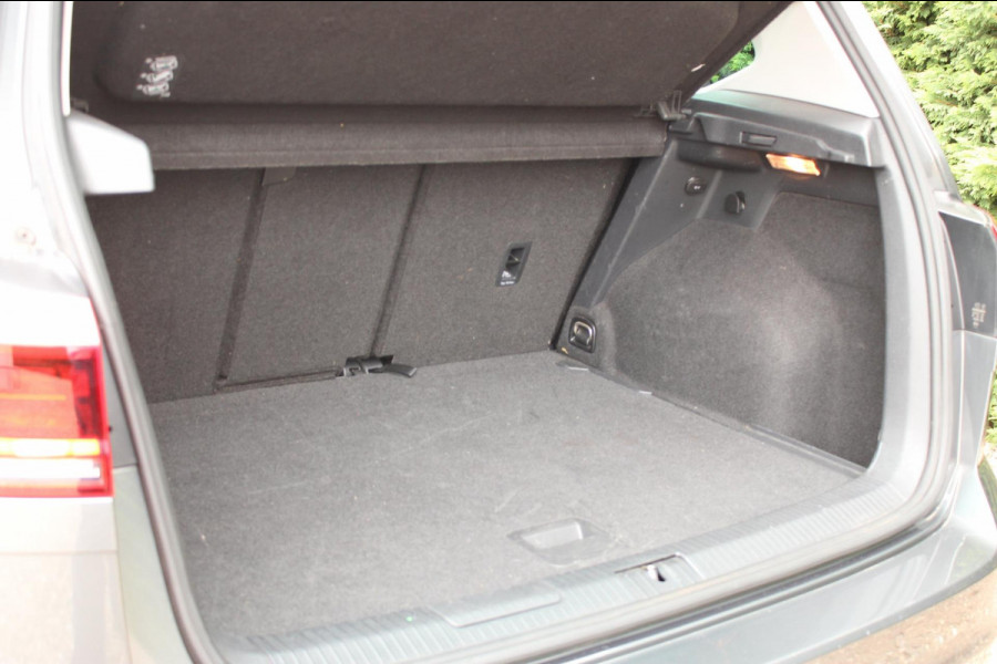Volkswagen Golf Sportsvan 1.5 TSI ACT Highline Edition Panodak Trekhaak Camera
