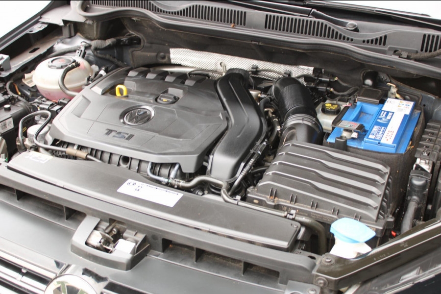 Volkswagen Golf Sportsvan 1.5 TSI ACT Highline Edition Panodak Trekhaak Camera