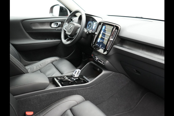 Volvo XC40 T5 Plus Dark Plug In Hybrid 262pk Dealer O.H PHEV | Adaptive Cruise | Camera | Harman Kardon | Apple Carplay | Lederen Sportstoelen Memory & Verwarmd | Pilot Assist | Blis | Navigatie | Virtual | DAB |