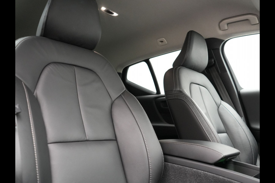 Volvo XC40 T5 Plus Dark Plug In Hybrid 262pk Dealer O.H PHEV | Adaptive Cruise | Camera | Harman Kardon | Apple Carplay | Lederen Sportstoelen Memory & Verwarmd | Pilot Assist | Blis | Navigatie | Virtual | DAB |