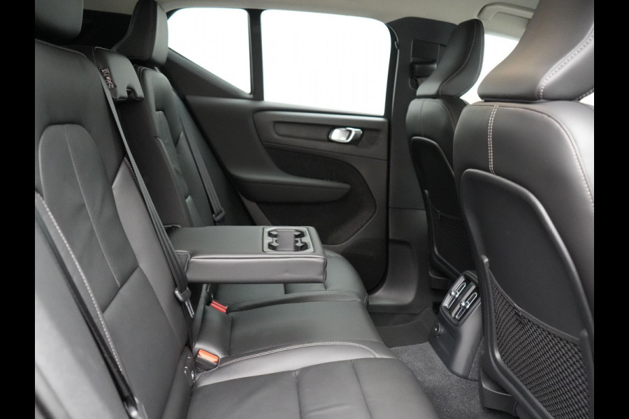 Volvo XC40 T5 Plus Dark Plug In Hybrid 262pk Dealer O.H PHEV | Adaptive Cruise | Camera | Harman Kardon | Apple Carplay | Lederen Sportstoelen Memory & Verwarmd | Pilot Assist | Blis | Navigatie | Virtual | DAB |