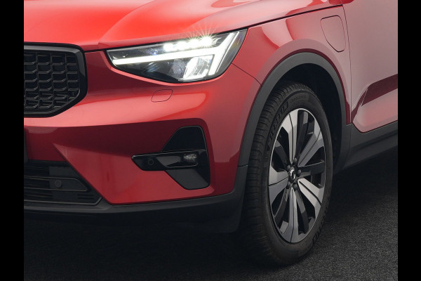 Volvo XC40 T5 Plus Dark Plug In Hybrid 262pk Dealer O.H PHEV | Adaptive Cruise | Camera | Harman Kardon | Apple Carplay | Lederen Sportstoelen Memory & Verwarmd | Pilot Assist | Blis | Navigatie | Virtual | DAB |