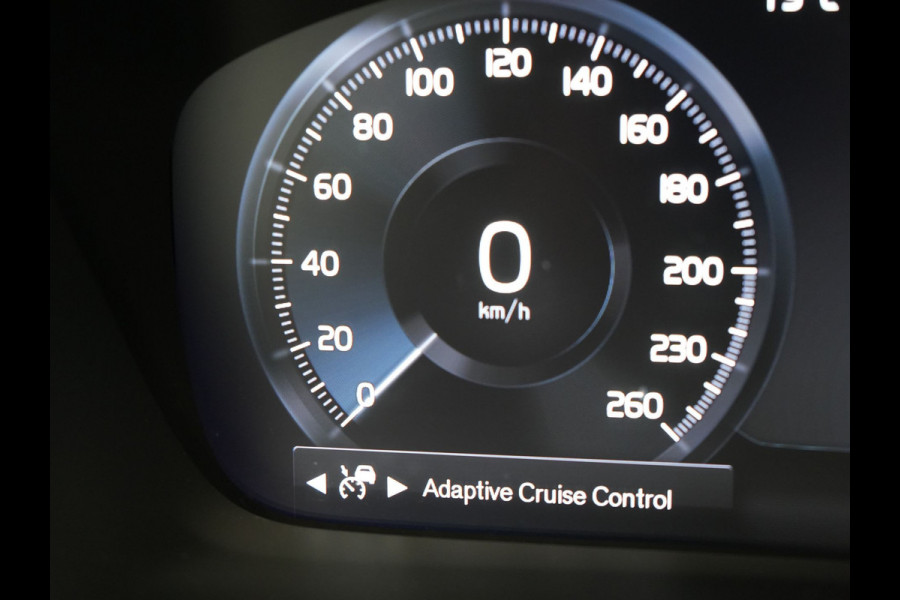 Volvo XC40 T5 Plus Dark Plug In Hybrid 262pk Dealer O.H PHEV | Adaptive Cruise | Camera | Harman Kardon | Apple Carplay | Lederen Sportstoelen Memory & Verwarmd | Pilot Assist | Blis | Navigatie | Virtual | DAB |