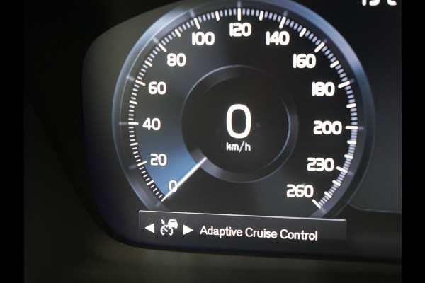 Volvo XC40 T5 Plus Dark Plug In Hybrid 262pk Dealer O.H PHEV | Adaptive Cruise | Camera | Harman Kardon | Apple Carplay | Lederen Sportstoelen Memory & Verwarmd | Pilot Assist | Blis | Navigatie | Virtual | DAB |