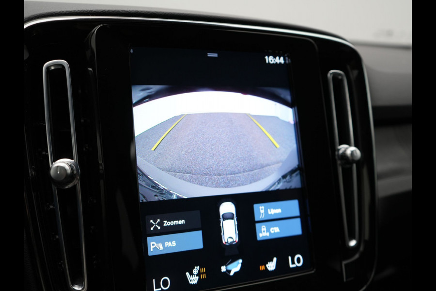 Volvo XC40 T5 Plus Dark Plug In Hybrid 262pk Dealer O.H PHEV | Adaptive Cruise | Camera | Harman Kardon | Apple Carplay | Lederen Sportstoelen Memory & Verwarmd | Pilot Assist | Blis | Navigatie | Virtual | DAB |
