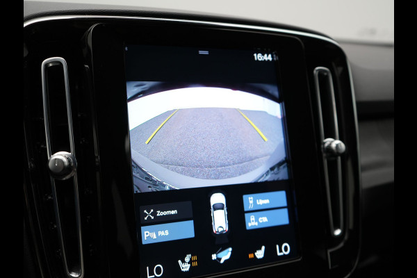 Volvo XC40 T5 Plus Dark Plug In Hybrid 262pk Dealer O.H PHEV | Adaptive Cruise | Camera | Harman Kardon | Apple Carplay | Lederen Sportstoelen Memory & Verwarmd | Pilot Assist | Blis | Navigatie | Virtual | DAB |