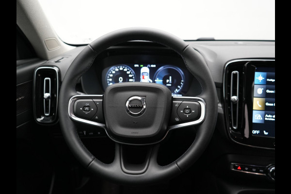 Volvo XC40 T5 Plus Dark Plug In Hybrid 262pk Dealer O.H PHEV | Adaptive Cruise | Camera | Harman Kardon | Apple Carplay | Lederen Sportstoelen Memory & Verwarmd | Pilot Assist | Blis | Navigatie | Virtual | DAB |