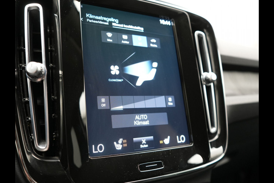 Volvo XC40 T5 Plus Dark Plug In Hybrid 262pk Dealer O.H PHEV | Adaptive Cruise | Camera | Harman Kardon | Apple Carplay | Lederen Sportstoelen Memory & Verwarmd | Pilot Assist | Blis | Navigatie | Virtual | DAB |