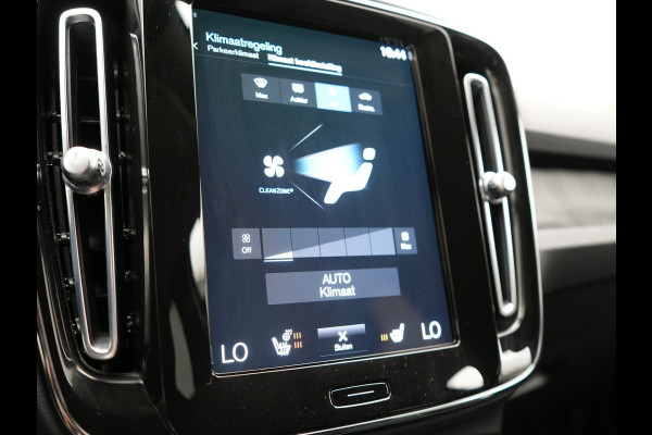 Volvo XC40 T5 Plus Dark Plug In Hybrid 262pk Dealer O.H PHEV | Adaptive Cruise | Camera | Harman Kardon | Apple Carplay | Lederen Sportstoelen Memory & Verwarmd | Pilot Assist | Blis | Navigatie | Virtual | DAB |