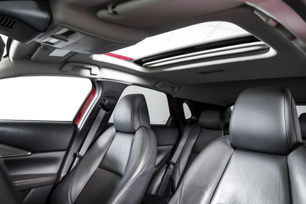 Mazda CX-30 2.0 e-SkyActiv-X M Hybrid 180 PK Luxury | S/K-Dak | Adapt. Cruise | Stoel-+Stuurverw. | PDC | 360 Camera | NAV + App. Connect | ECC | Bose | Elek. Klep | LM 18" |
