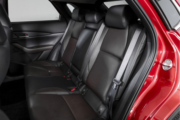 Mazda CX-30 2.0 e-SkyActiv-X M Hybrid 180 PK Luxury | S/K-Dak | Adapt. Cruise | Stoel-+Stuurverw. | PDC | 360 Camera | NAV + App. Connect | ECC | Bose | Elek. Klep | LM 18" |
