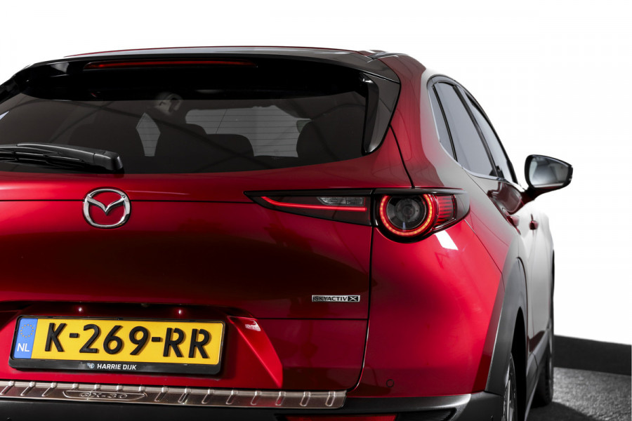 Mazda CX-30 2.0 e-SkyActiv-X M Hybrid 180 PK Luxury | S/K-Dak | Adapt. Cruise | Stoel-+Stuurverw. | PDC | 360 Camera | NAV + App. Connect | ECC | Bose | Elek. Klep | LM 18" |