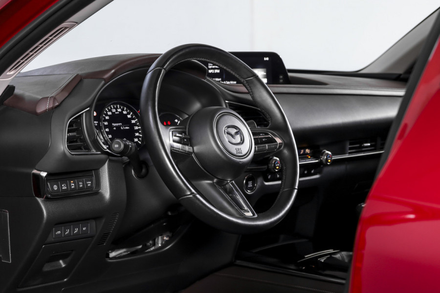 Mazda CX-30 2.0 e-SkyActiv-X M Hybrid 180 PK Luxury | S/K-Dak | Adapt. Cruise | Stoel-+Stuurverw. | PDC | 360 Camera | NAV + App. Connect | ECC | Bose | Elek. Klep | LM 18" |