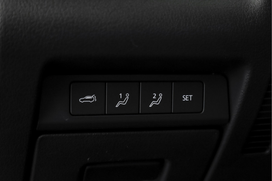 Mazda CX-30 2.0 e-SkyActiv-X M Hybrid 180 PK Luxury | S/K-Dak | Adapt. Cruise | Stoel-+Stuurverw. | PDC | 360 Camera | NAV + App. Connect | ECC | Bose | Elek. Klep | LM 18" |