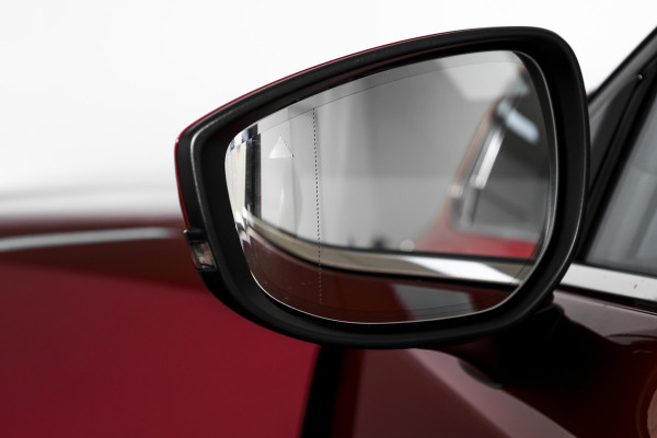 Mazda CX-30 2.0 e-SkyActiv-X M Hybrid 180 PK Luxury | S/K-Dak | Adapt. Cruise | Stoel-+Stuurverw. | PDC | 360 Camera | NAV + App. Connect | ECC | Bose | Elek. Klep | LM 18" |