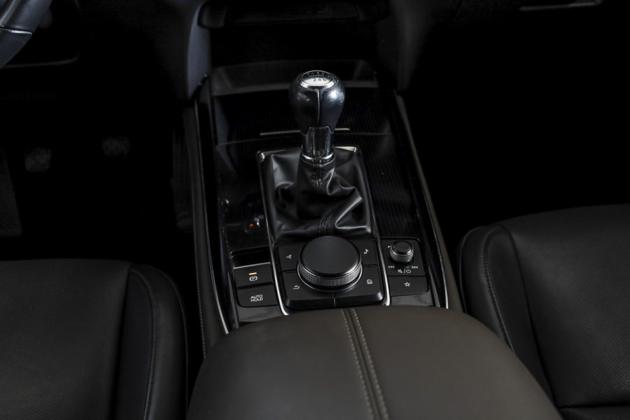 Mazda CX-30 2.0 e-SkyActiv-X M Hybrid 180 PK Luxury | S/K-Dak | Adapt. Cruise | Stoel-+Stuurverw. | PDC | 360 Camera | NAV + App. Connect | ECC | Bose | Elek. Klep | LM 18" |