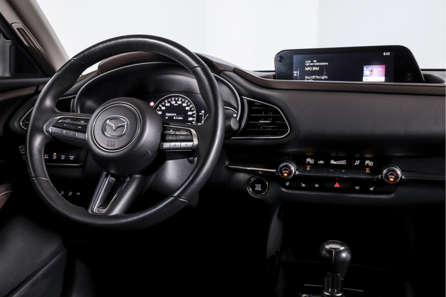 Mazda CX-30 2.0 e-SkyActiv-X M Hybrid 180 PK Luxury | S/K-Dak | Adapt. Cruise | Stoel-+Stuurverw. | PDC | 360 Camera | NAV + App. Connect | ECC | Bose | Elek. Klep | LM 18" |