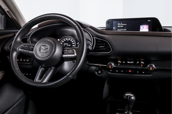 Mazda CX-30 2.0 e-SkyActiv-X M Hybrid 180 PK Luxury | S/K-Dak | Adapt. Cruise | Stoel-+Stuurverw. | PDC | 360 Camera | NAV + App. Connect | ECC | Bose | Elek. Klep | LM 18" |