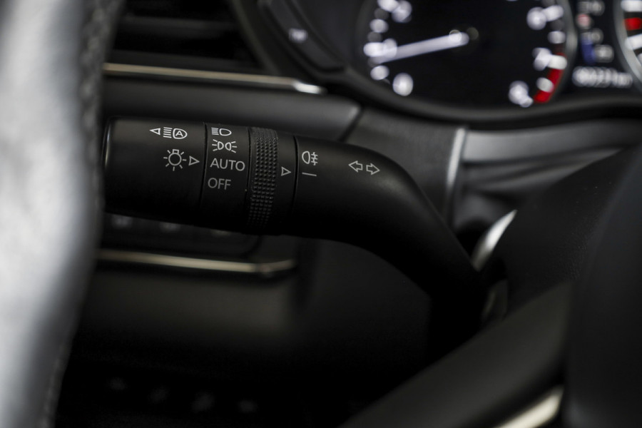 Mazda CX-30 2.0 e-SkyActiv-X M Hybrid 180 PK Luxury | S/K-Dak | Adapt. Cruise | Stoel-+Stuurverw. | PDC | 360 Camera | NAV + App. Connect | ECC | Bose | Elek. Klep | LM 18" |