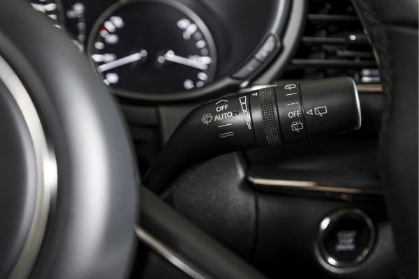 Mazda CX-30 2.0 e-SkyActiv-X M Hybrid 180 PK Luxury | S/K-Dak | Adapt. Cruise | Stoel-+Stuurverw. | PDC | 360 Camera | NAV + App. Connect | ECC | Bose | Elek. Klep | LM 18" |