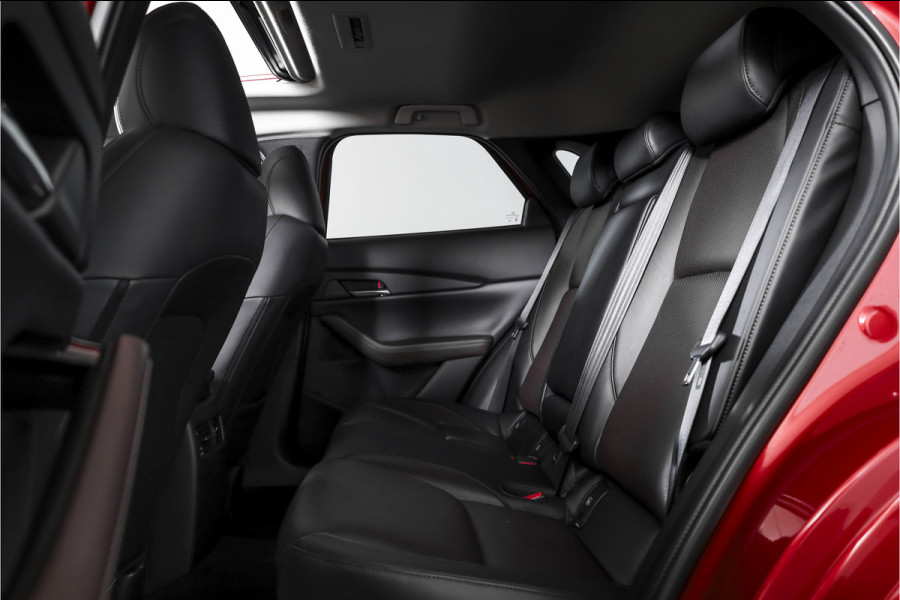 Mazda CX-30 2.0 e-SkyActiv-X M Hybrid 180 PK Luxury | S/K-Dak | Adapt. Cruise | Stoel-+Stuurverw. | PDC | 360 Camera | NAV + App. Connect | ECC | Bose | Elek. Klep | LM 18" |