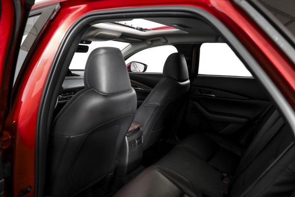 Mazda CX-30 2.0 e-SkyActiv-X M Hybrid 180 PK Luxury | S/K-Dak | Adapt. Cruise | Stoel-+Stuurverw. | PDC | 360 Camera | NAV + App. Connect | ECC | Bose | Elek. Klep | LM 18" |