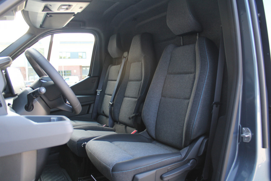Renault Master T35 2.0 dCi 170pk L2H2 Extra - 2x Schuifdeur - Navigatie - Blind Spot - Camera - Stoelverwarming - Verwarmde voorruit - Rijklaar