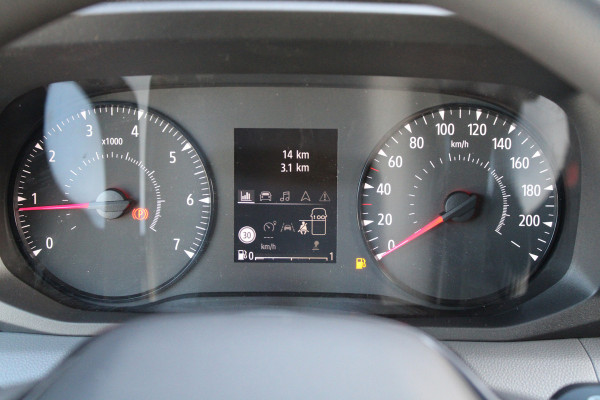 Renault Master T35 2.0 dCi 170pk L2H2 Extra - 2x Schuifdeur - Navigatie - Blind Spot - Camera - Stoelverwarming - Verwarmde voorruit - Rijklaar